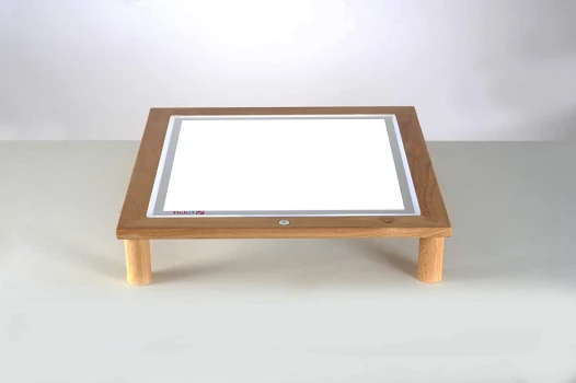 Mejores mesas de luz Montessori - Mesa de luz Montessori TickiT