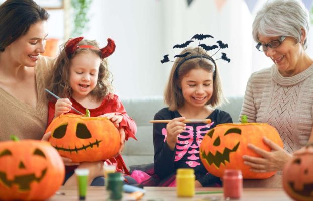 Ideas de juegos para niños en casa para celebrar Halloween en familia