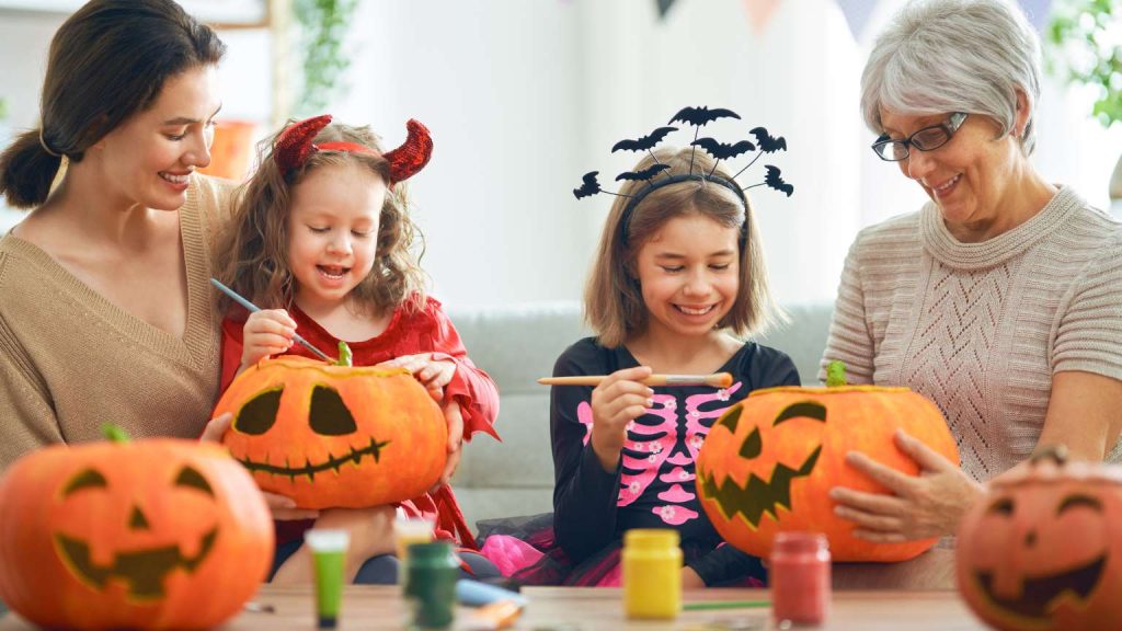 Ideas de juegos para niños en casa para celebrar Halloween en familia